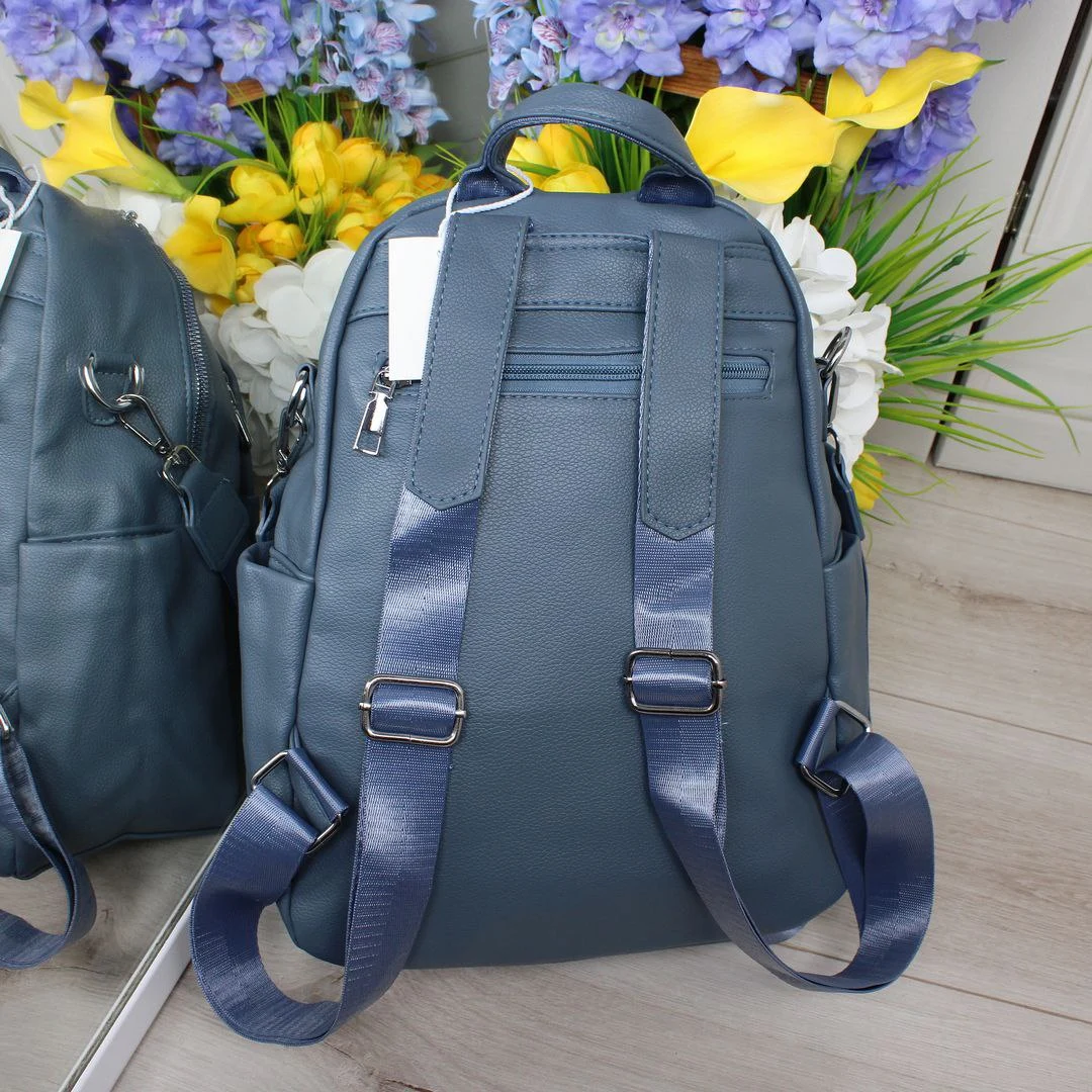 Жіноча сумка-рюкзак блакитна для подорожей літаком